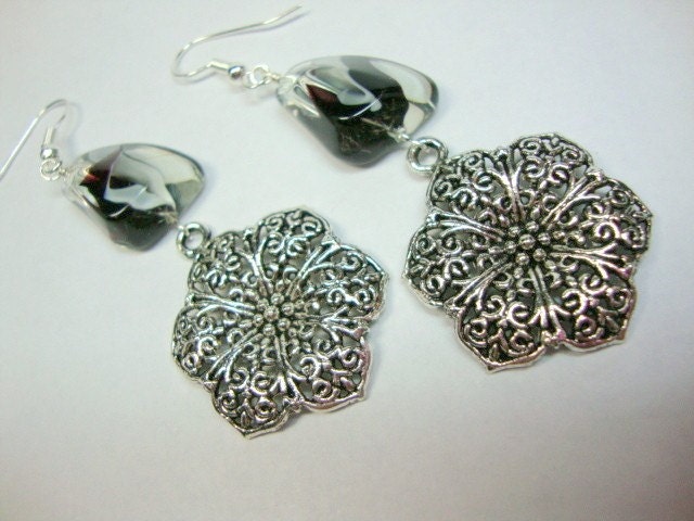 Florentiner Blume Mit Achat Ohrringe Florentiner Blume Mit Achat Ohrringe von MommaGoddess