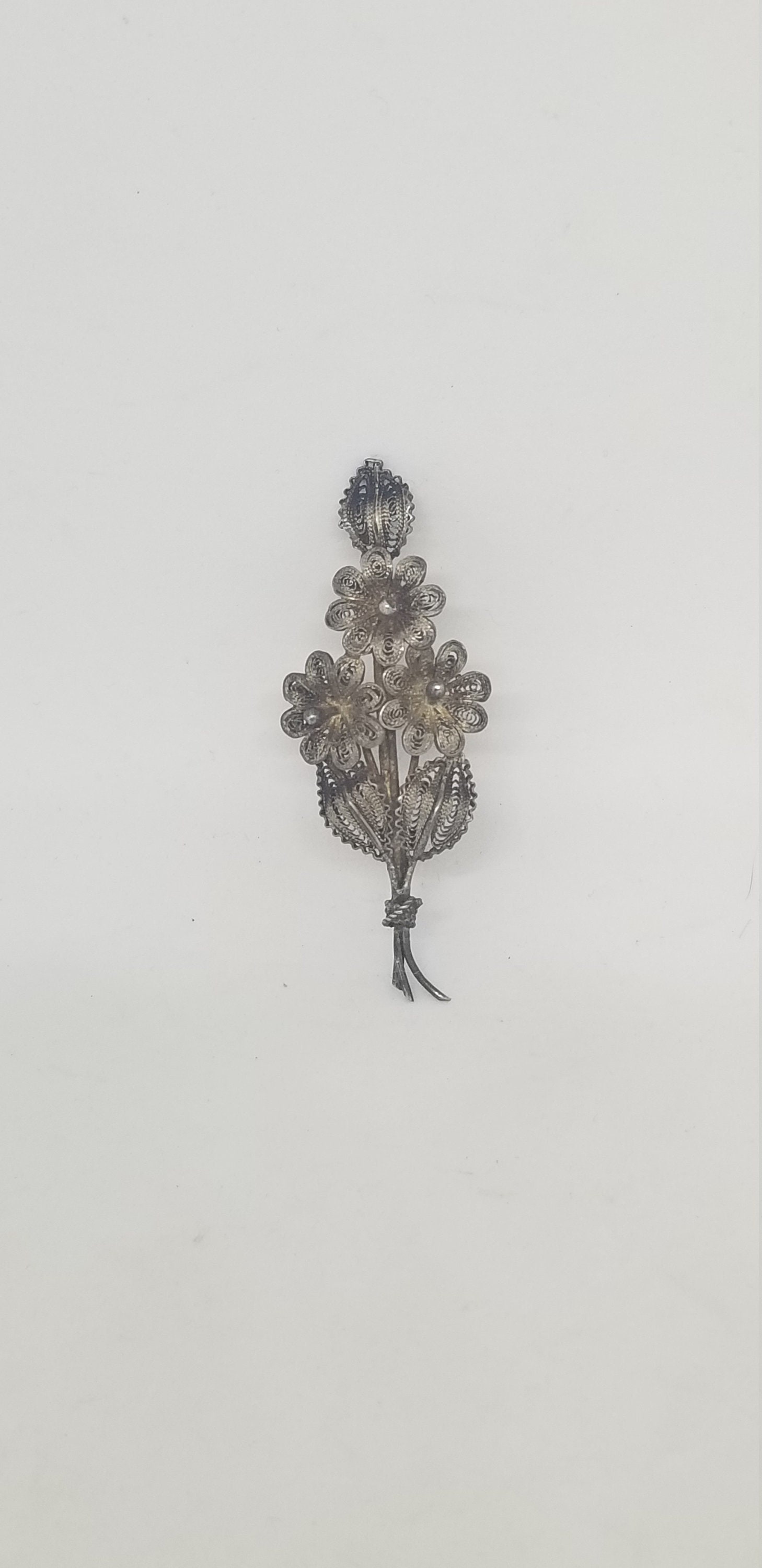 Antike 925 Sterling Silber Blumen Filigrane Brosche Antike 925 Sterling Silber Blumen Filigrane Brosche von MommaKosmos