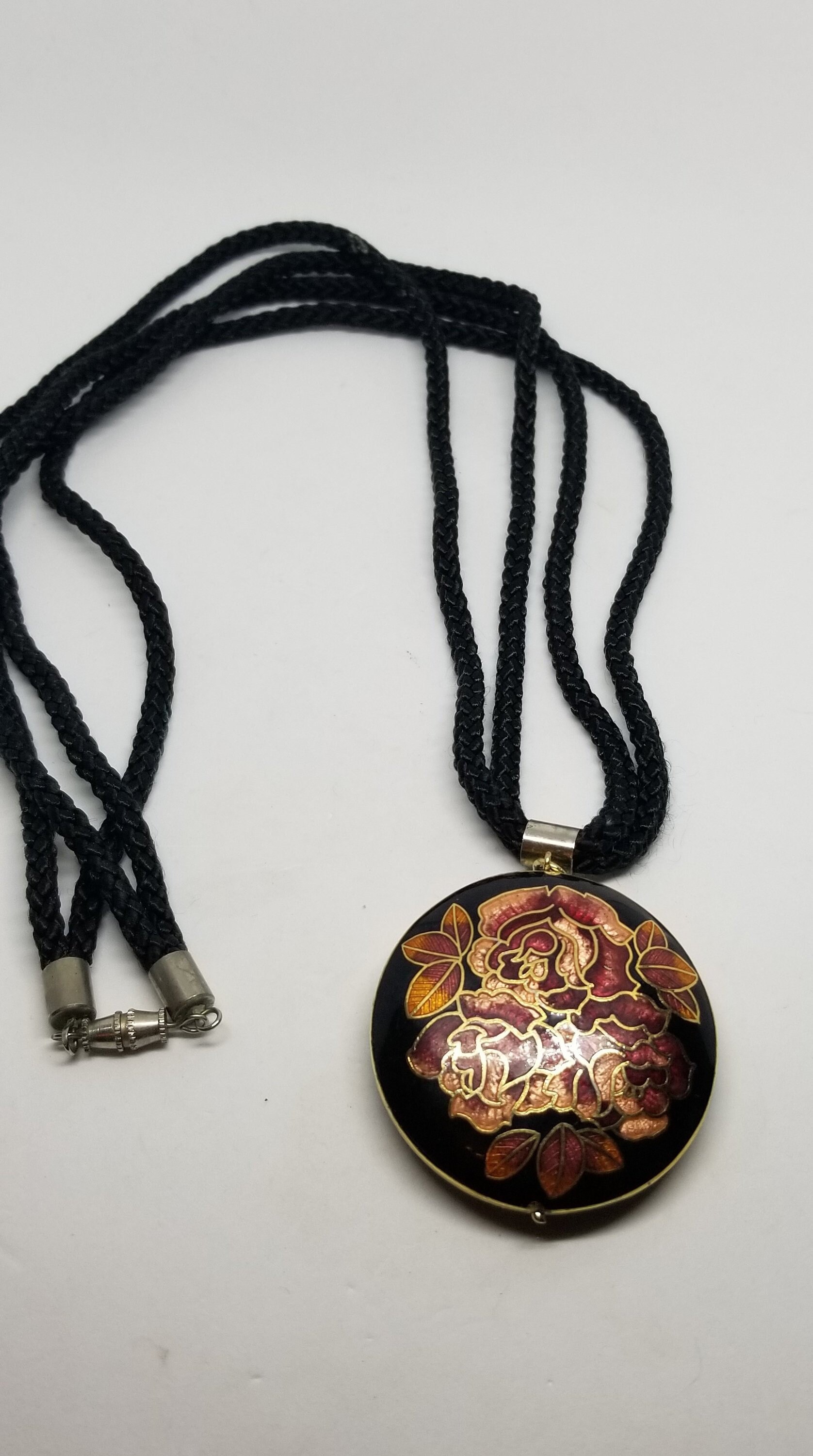 Vintage Cloisonne Rose Anhänger Halskette Schwarz & Rot Emaille Vintage Cloisonne Rose Anhänger Halskette Schwarz & Rot Emaille von MommaKosmos