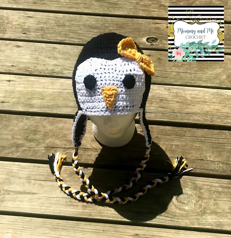 Gehäkelte Baby Mädchen Pinguin Pittsburgh Steelers Mütze Mit Ohren Abdeckungen Und Zöpfen von MommyAndMeCrochet18