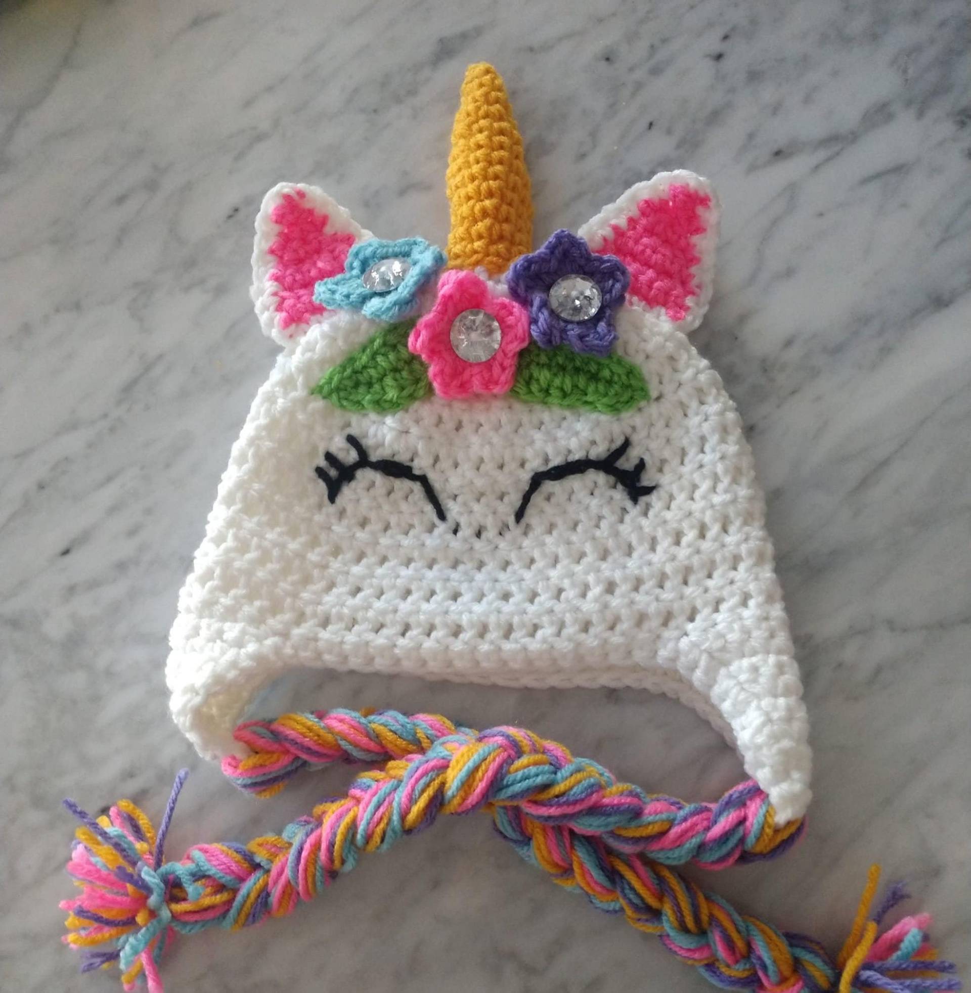 Einhorn Mütze/ Strickmütze/ Mütze Mit Blumen Und Edelsteinen von MommyzBIB2011