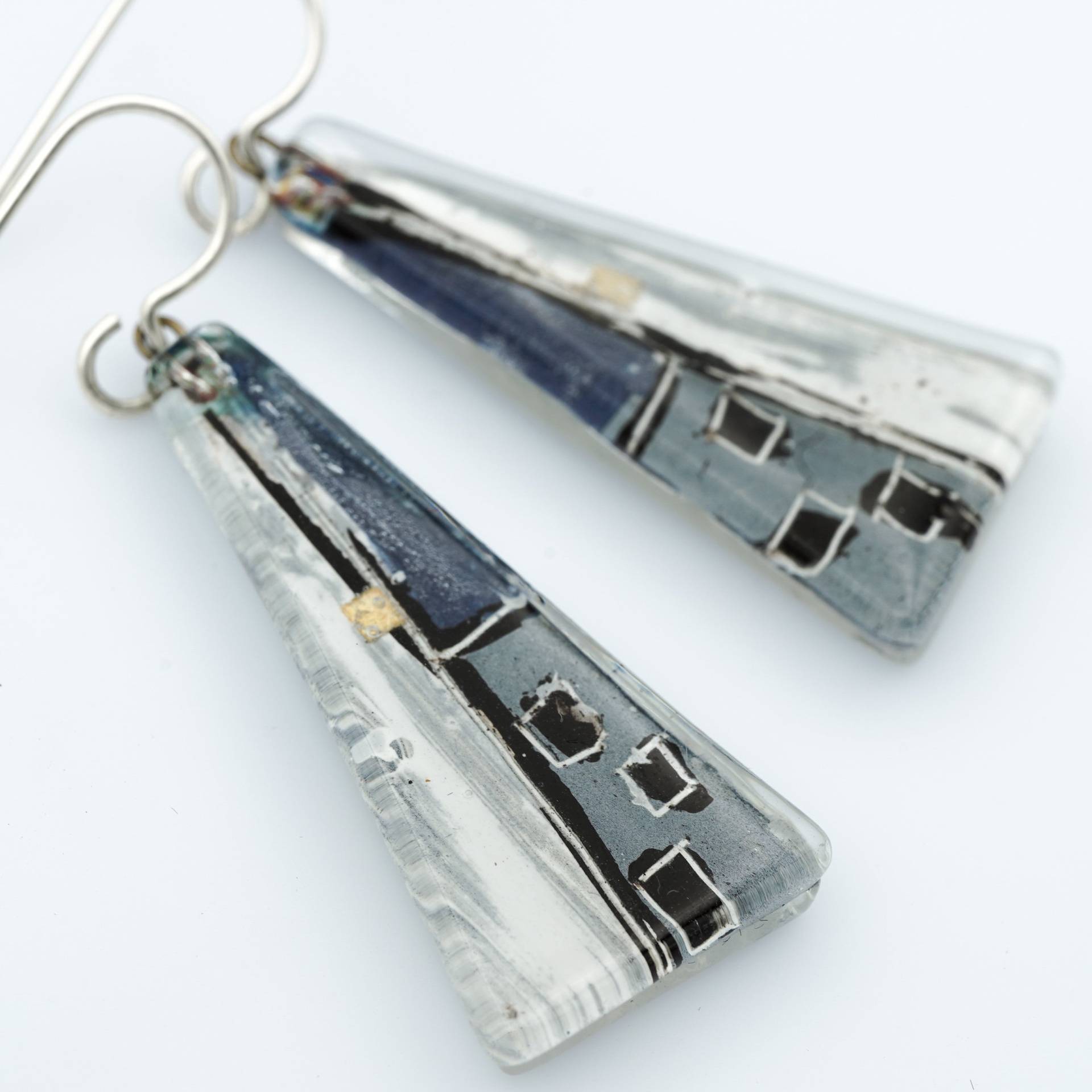 Fusing Glas Ohrringe Grauhaus Dreiecke Große Grau Silber Haus Fusing Glas Ohrringe Grauhaus Dreiecke Große Grau Silber Haus von MomoGlassworks
