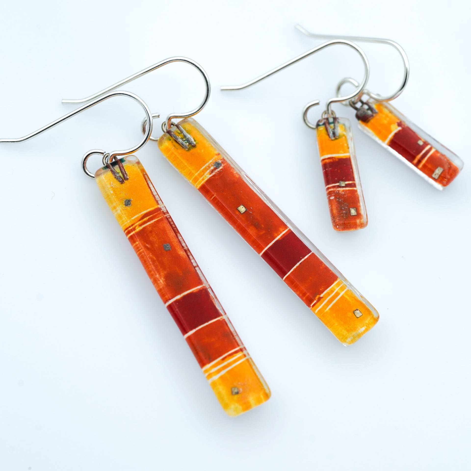Fusing Glas Ohrringe Warme Schichten Orange Gelb Rot Leuchtend Bunt Fusing Glas Ohrringe Warme Schichten Orange Gelb Rot Leuchtend Bunt von MomoGlassworks