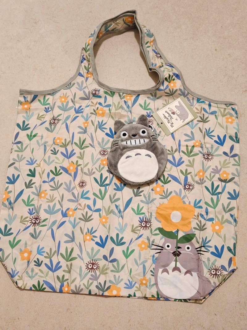 Original Japan Studio Ghibli Foldable Eco Bag Shopper - My Neighbour Totoro & Leaves Original Japan Studio Ghibli Foldable Eco Bag Shopper - My Neighbour Totoro & Leaves von Momodax