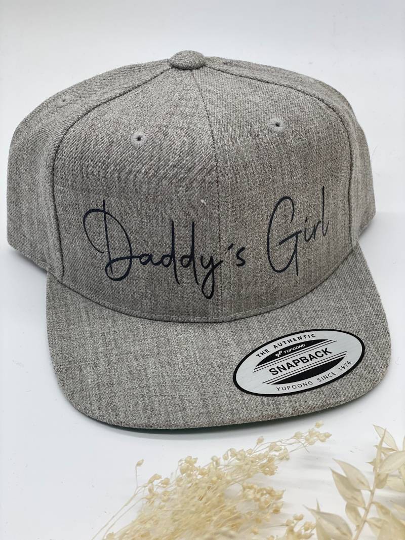 Kinderkappe Personalisiert I Kappe Kind Snapback Daddys Girl Boy von MomsCrew