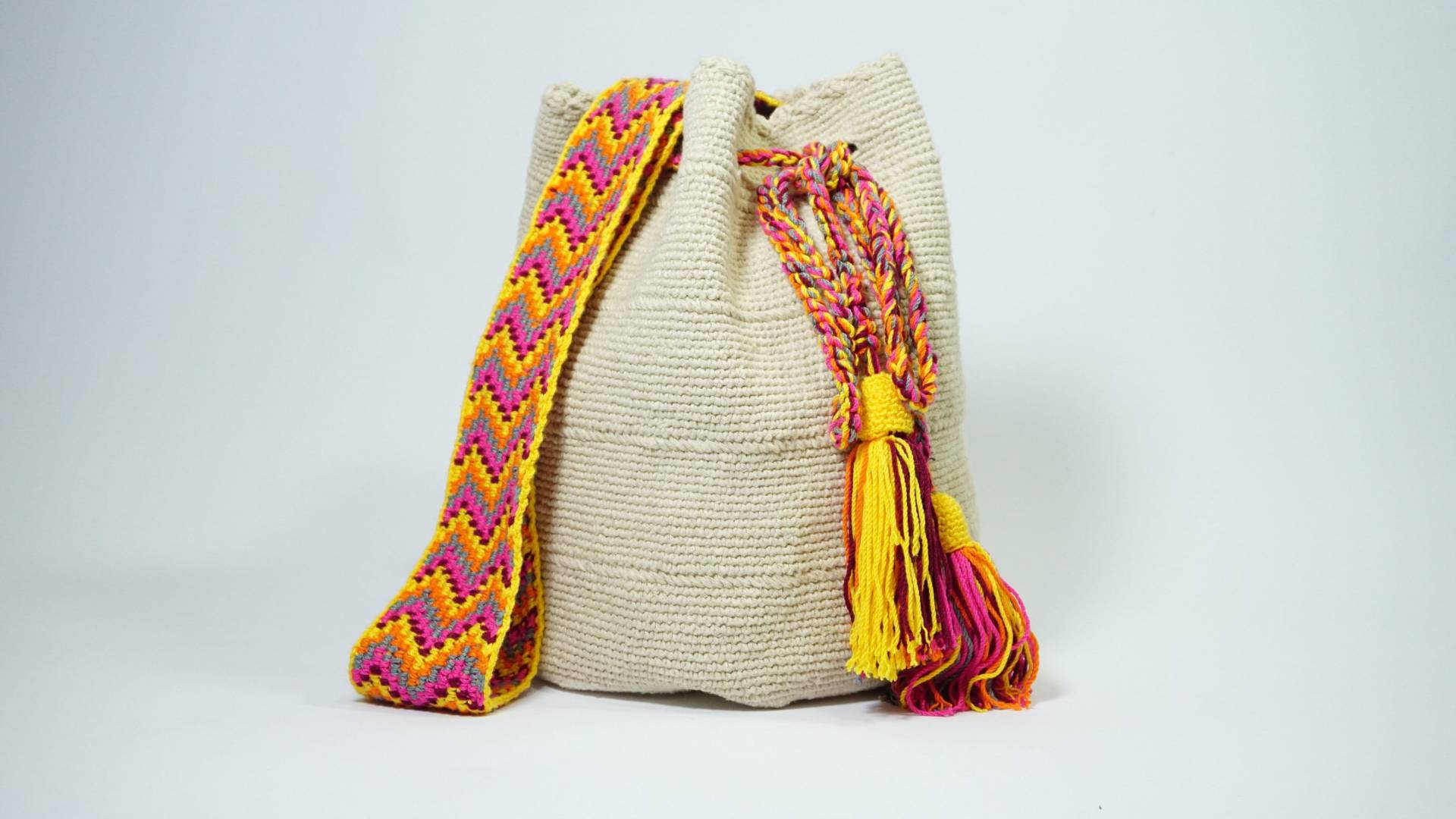 Wayuu Tasche - Beige Bunte Riemen Frauen Umhängetasche Häkeln Gobelin Handgefertigt Mochila Große Stricken Boho Style von MomsandtheGirl