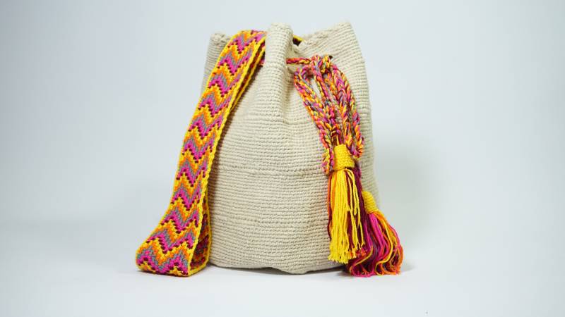 Wayuu Tasche - Beige Bunte Riemen Frauen Umhängetasche Häkeln Gobelin Handgefertigt Mochila Große Stricken Boho Style von MomsandtheGirl