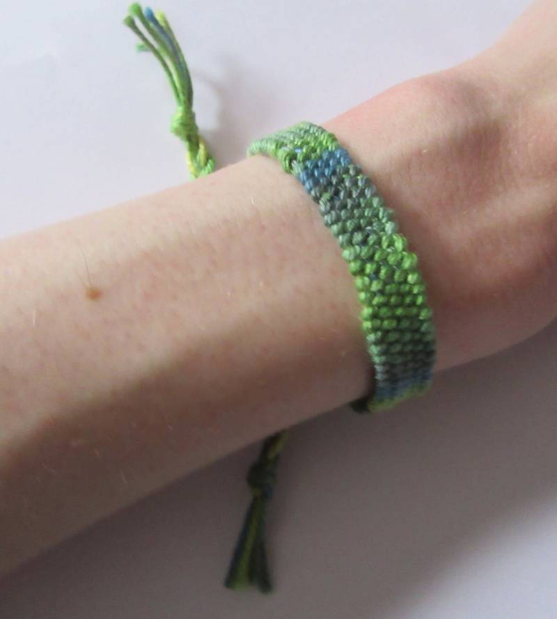 Gewebtes Armband - Grün Freundschaftsarmband Gewebtes Armband - Grün Freundschaftsarmband von Momunder