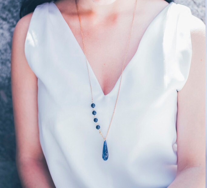 Halskette Mit Vintage Blue Lapis Tropfen Halskette Mit Vintage Blue Lapis Tropfen von MonCarrousel