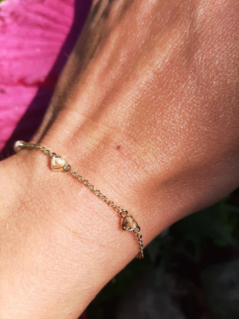 Goldenes Tierandenken Armband - Andenken Haustier, Erinnerungsstück Mit Asche, Herzen Personalisiert, 925 Silber Vergoldet Goldenes Tierandenken Armband - Andenken Haustier, Erinnerungsstück Mit Asche, Herzen Personalisiert, 925 Silber Vergoldet von MonChichiBerlin
