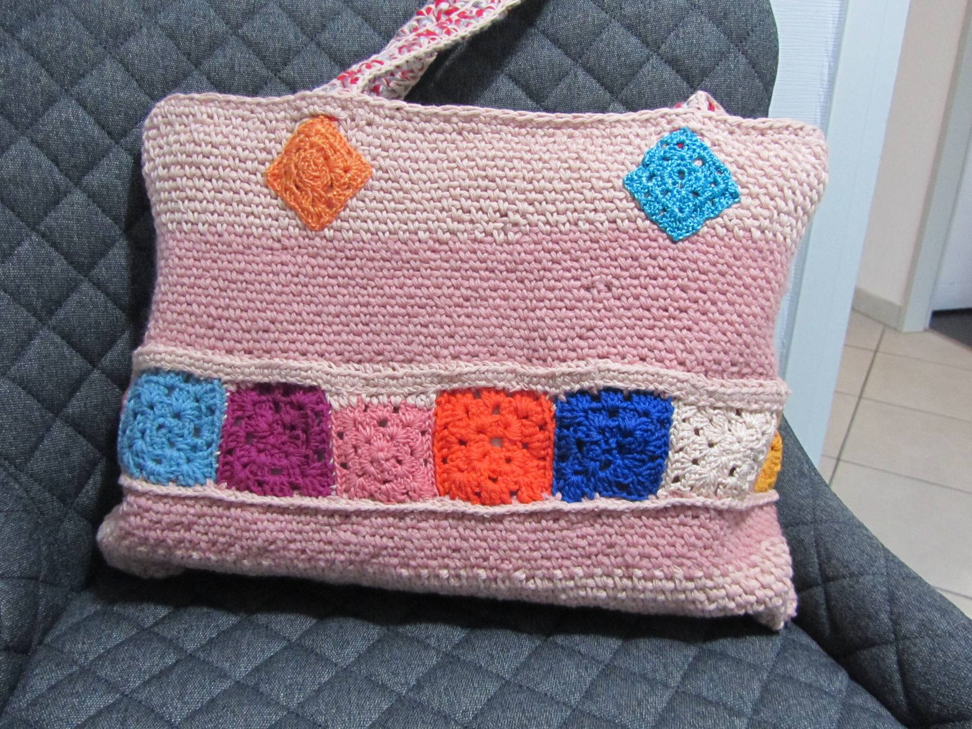 Gehäkelte Omatasche Mit Mini Granny Square/Schultertasche von MonDoCrafts