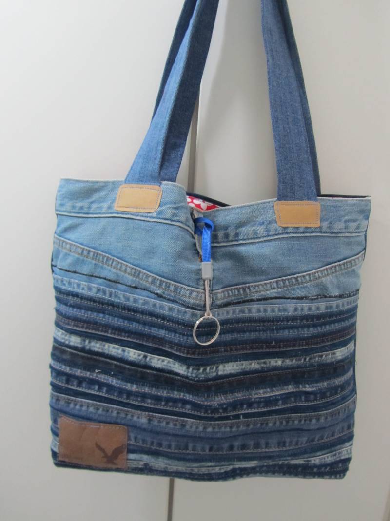 Jeans Schultertascheshopperbeuteltasche Upcycling von MonDoCrafts