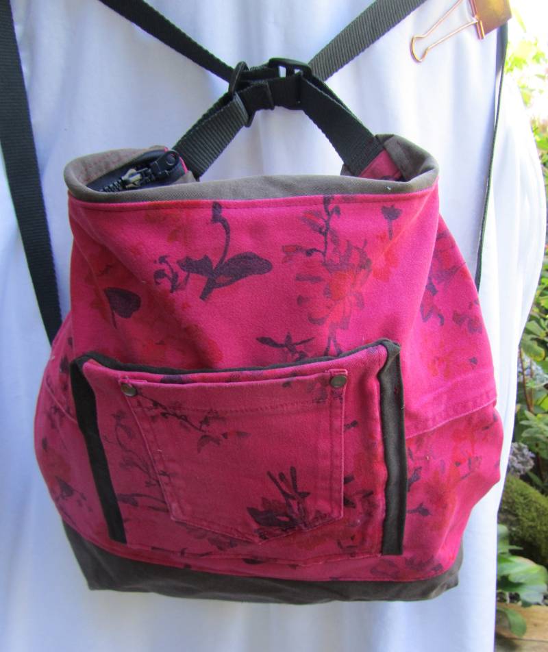 Rucksack-Tasche Aus Jeans Upcyclingjeanstasche 2 in 1 von MonDoCrafts