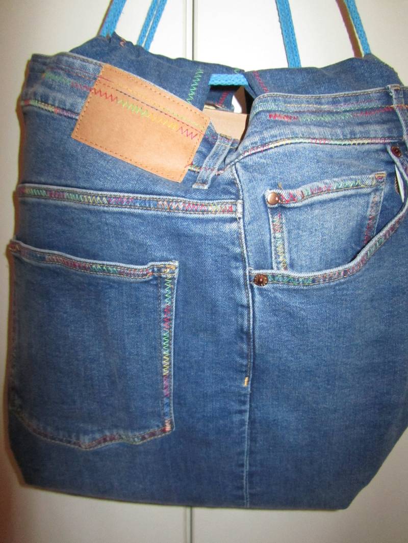 Turnbeutel-Rucksack-Jeans Upcyclingjeanstasche 2 in 1 von MonDoCrafts