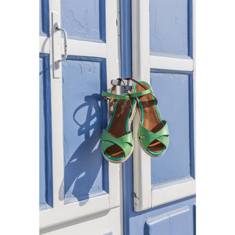Apfelgrüne Espadrilles Mit Kleinem Absatz Und Keilabsatz Aus Leder, Grüne Keilsandalen Lederseil Für Damen, Sandalen Knöchelriemen Leder von MonSoulier