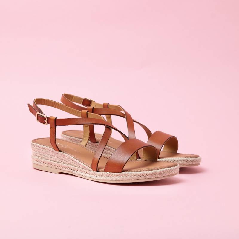 Flache Cognac-Leder-Espadrilles, Kleine Mandel-Leder-Espadrilles, Flache Ledersandalen von MonSoulier