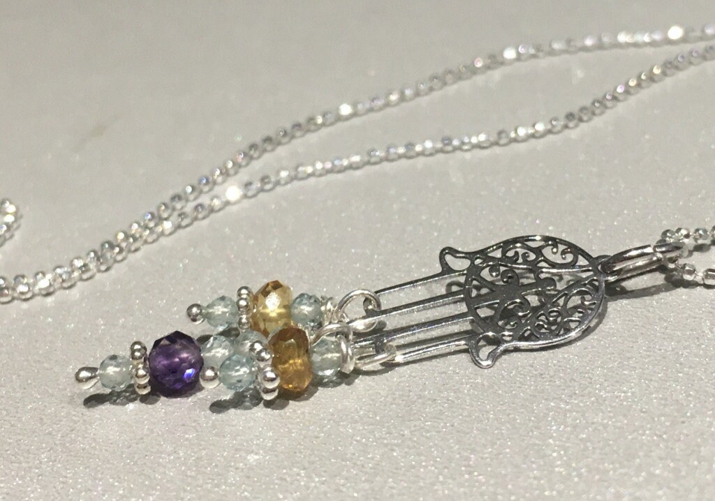 Hamsa Hand Kette Echtsilber Der Fatima Schmuck Symbolschmuck Edelsteinkette Amethyst Citrin Aquamarin von MonaDeviSchmuck