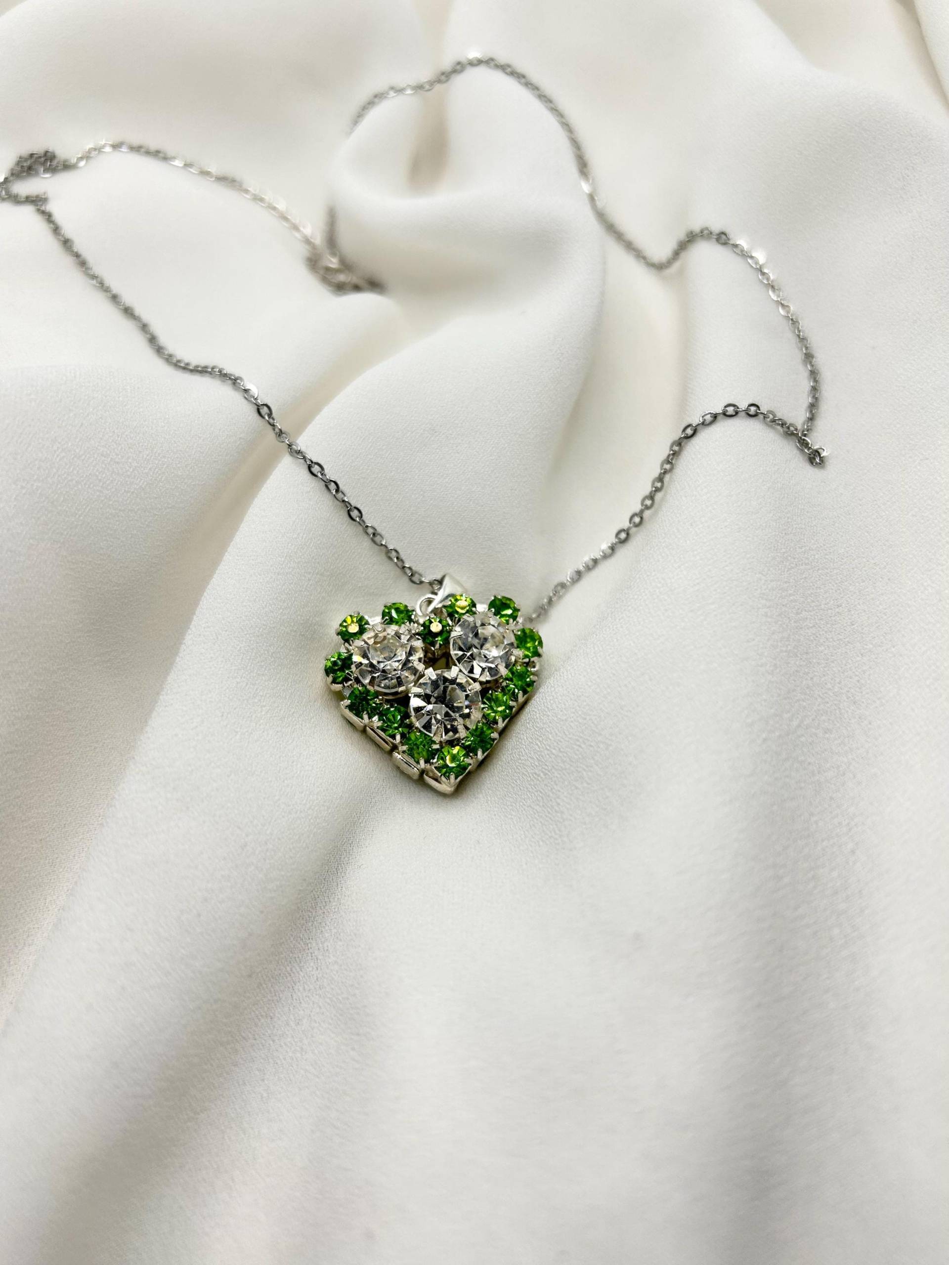 Y2K Vintage Kette 2000Er Herz Mit Strasssteine 925 Silber Y2K Vintage Kette 2000Er Herz Mit Strasssteine 925 Silber von Monafaktur