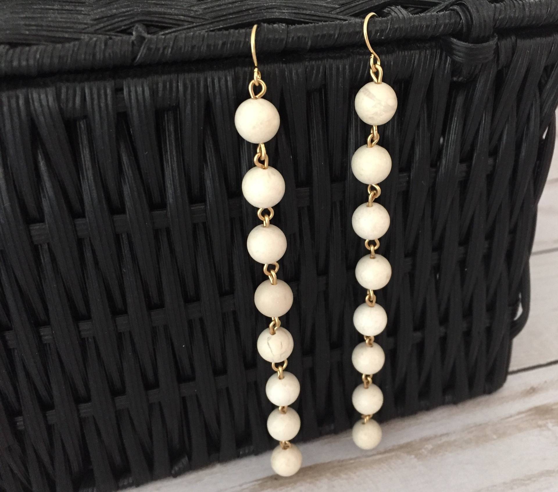 Lange Stein Perlen Ohrringe Schulter Duster Statement Ohrringe Lange Stein Perlen Ohrringe Schulter Duster Statement Ohrringe von MonarchJewelryPeoria
