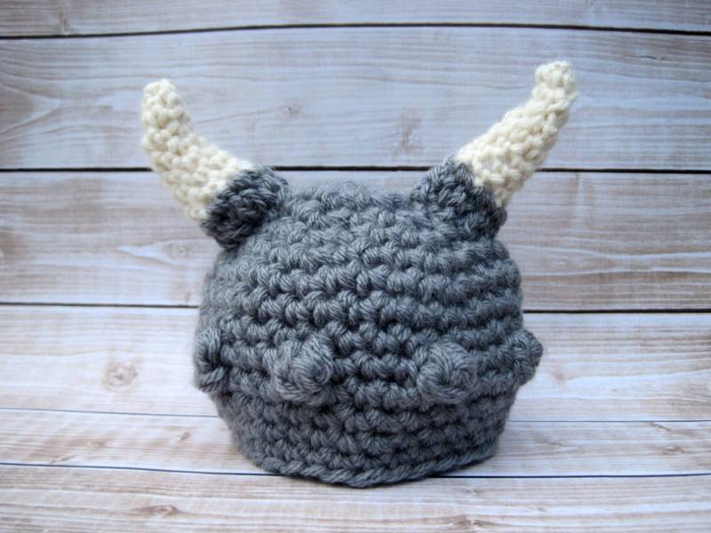 Baby Wikinger Hut Graues Gehäkeltes Kinderkostüm, Photo Prop von Monarchdancer