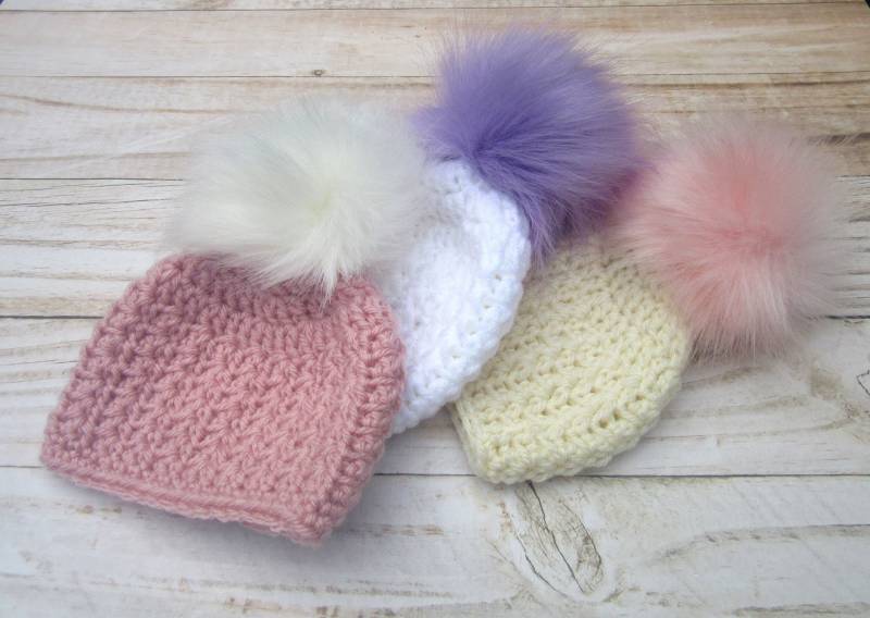 Gehäkelte Baby Mütze Mit Abnehmbarer Kunstfell Bommel von Monarchdancer