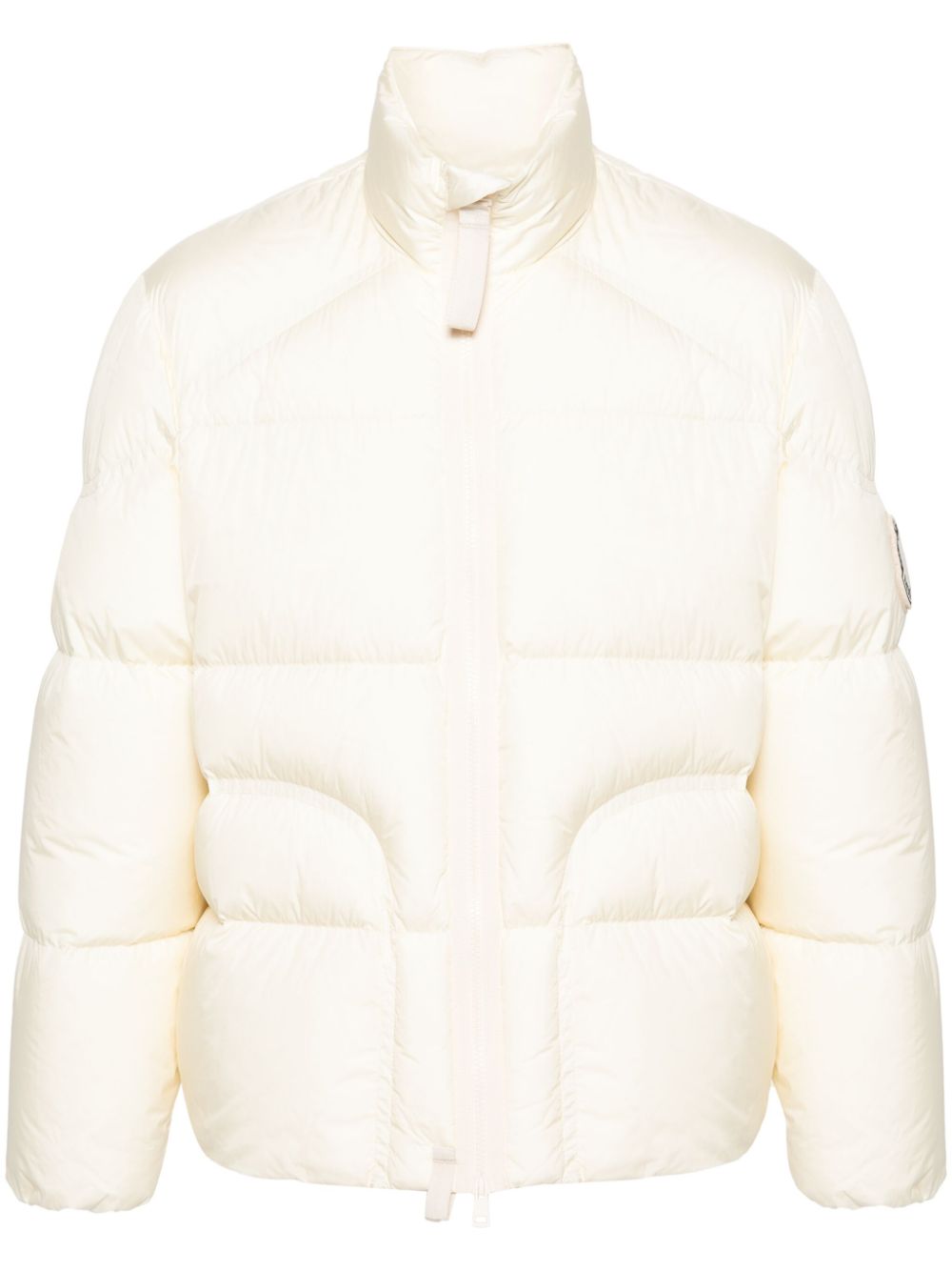 Moncler Chaofeng Daunenjacke mit Logo-Patch - Nude von Moncler