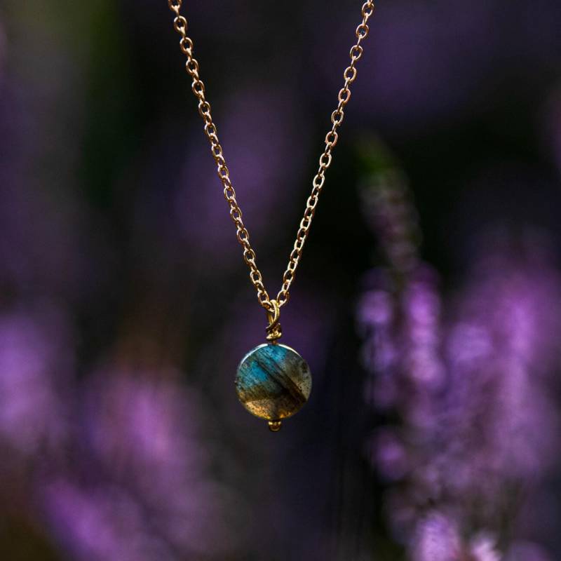 Labradorit Halskette Gold - Edelstein Kette Damen | Boho Schmuck & Geschenkidee Weihnachten von MondNomaden