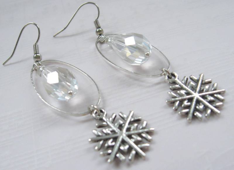 Lange Ohrhänger Schneekristall Ohrringe Schneeflocke Silber Fb. Winter Weihnachten Lange Ohrhänger Schneekristall Ohrringe Schneeflocke Silber Fb. Winter Weihnachten von Mondgarten