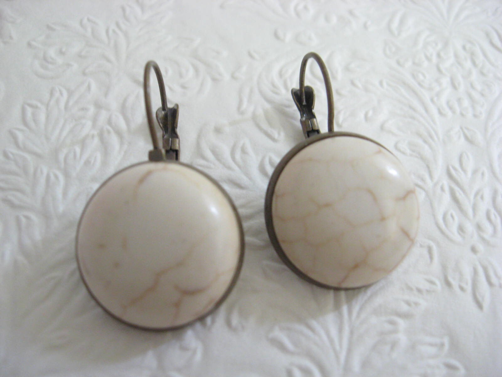 Ohrringe Marmor Ohrhänger Cabochon Stein Marmoriert Vintage Stil Brisuren Mondgarten von Mondgarten