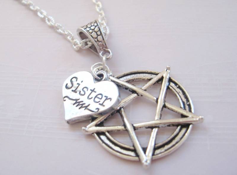 Schwesterliebe Kette Pentagramm Halskette Schutz Sister Schwester Herz Schwesterliebe Kette Pentagramm Halskette Schutz Sister Schwester Herz von Mondgarten
