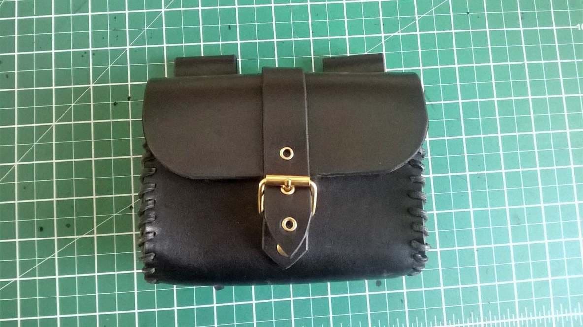 Custom Leder Scarsella Gesteuerter Cosplay Kostüm Handgemachte Gürteltasche Tasche Nieten Custom Leder Scarsella Gesteuerter Cosplay Kostüm Handgemachte Gürteltasche Tasche Nieten von MondoForgia