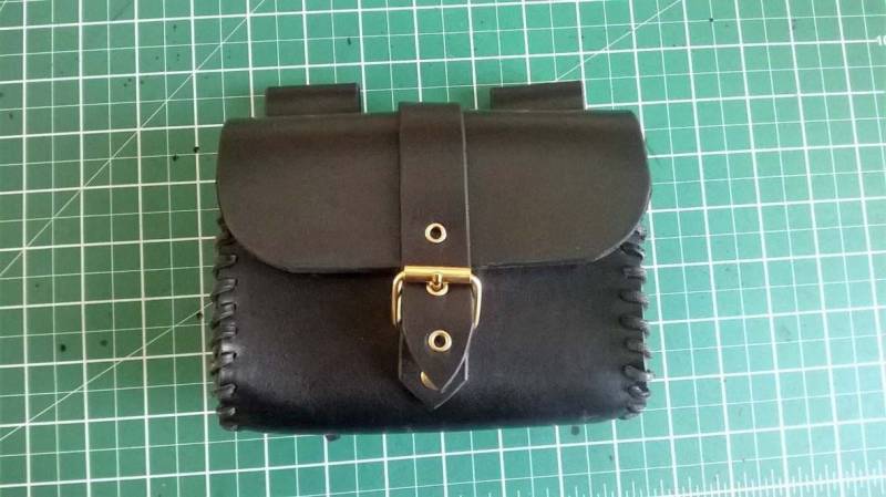 Custom Leder Scarsella Gesteuerter Cosplay Kostüm Handgemachte Gürteltasche Tasche Nieten Custom Leder Scarsella Gesteuerter Cosplay Kostüm Handgemachte Gürteltasche Tasche Nieten von MondoForgia