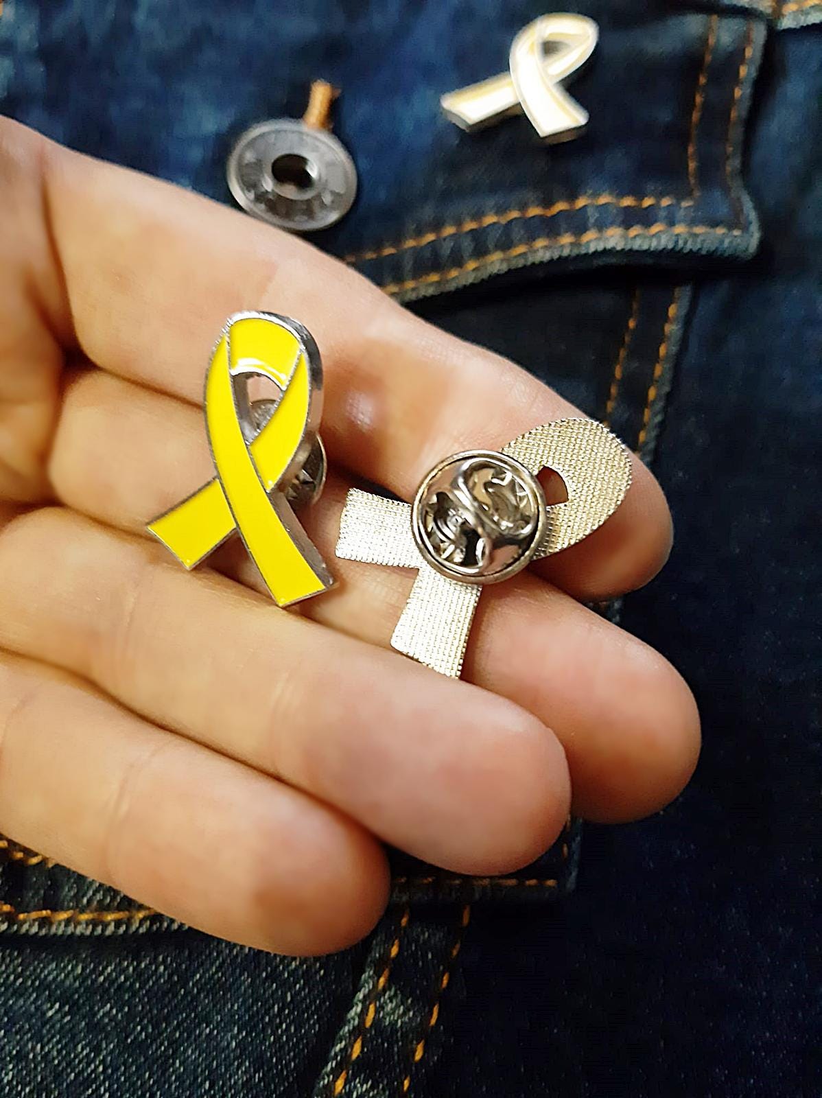 Gelbe Schleife Israel Geiseln Bring Them Home Solidarität Metallanstecker - Kostenloser Eu-Versand von Mondspinne