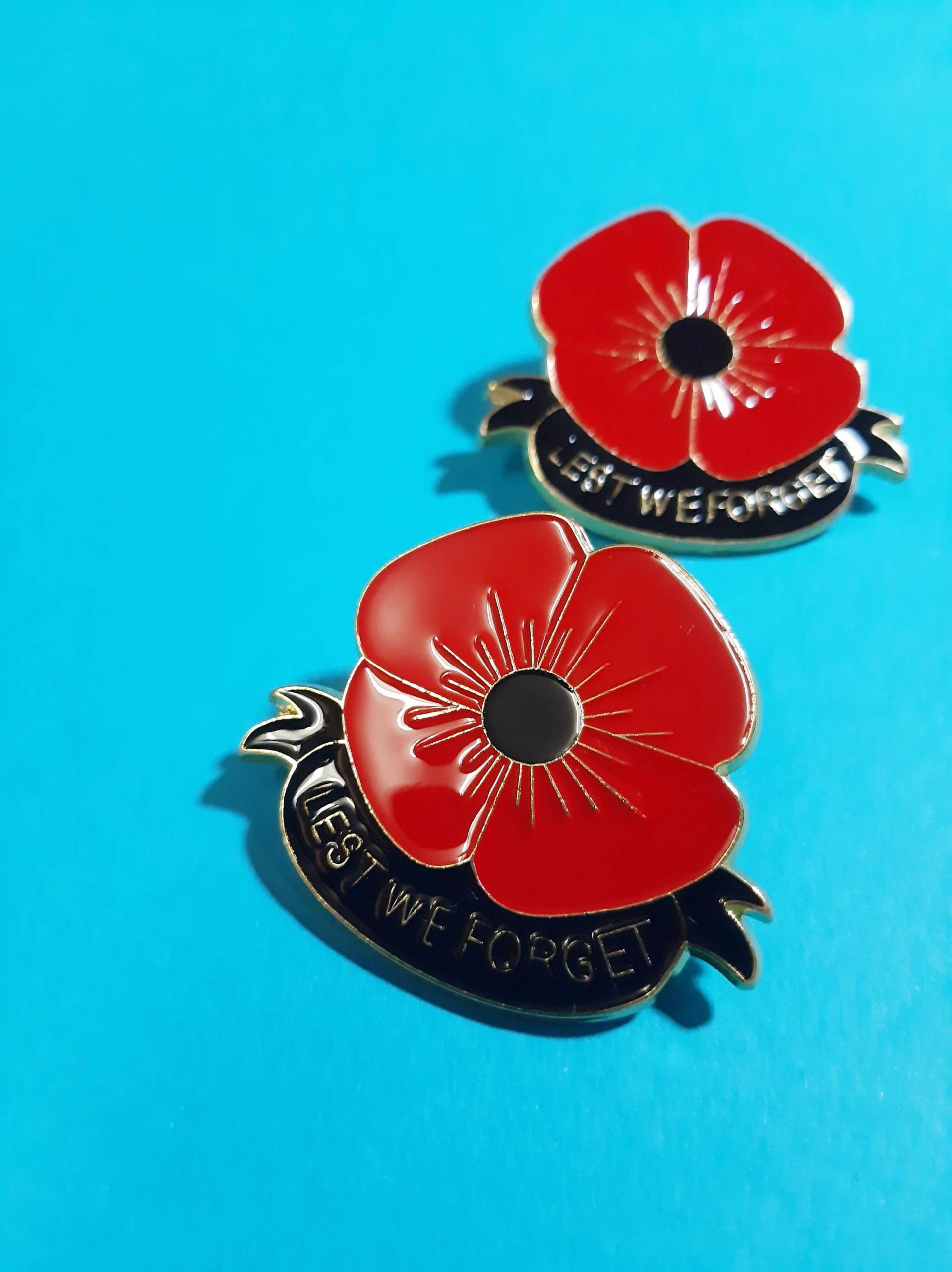 Mohnblüte Gedenktag Gefallene Soldaten Weltkrieg Anstecker - Kostenloser Eu-Versand von Mondspinne