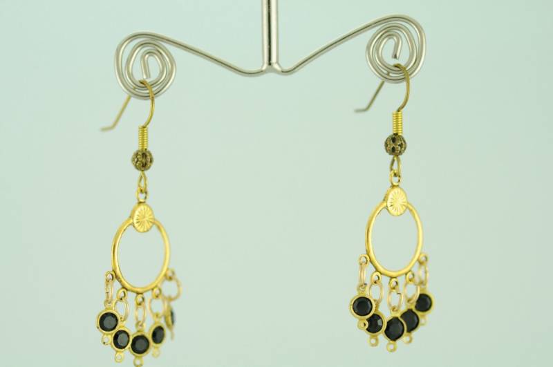 Antik Messing Filigrane Ohrringe Mit Jet Kristall Tropfen Antik Messing Filigrane Ohrringe Mit Jet Kristall Tropfen von MonforteJewelry