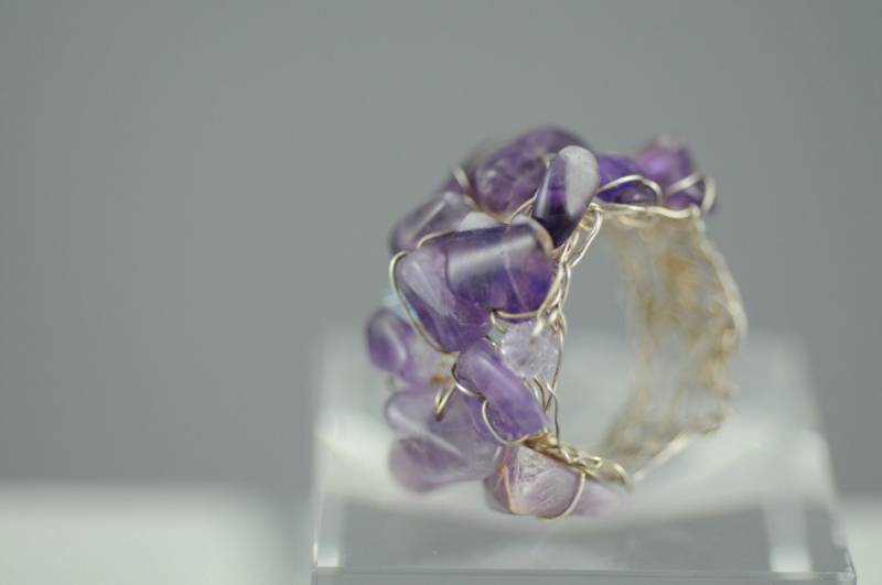 Gestrickte Sterling Ring Mit Amethyst Und Swarovski Kristall Gestrickte Sterling Ring Mit Amethyst Und Swarovski Kristall von MonforteJewelry