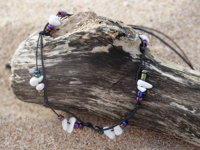 Fußkettchen Weiss Regenbogen Perlen Handmade Anklet Boho Hippy Strand Schmuck Armband Verstellbar Unisex Beach Jewelry von MoniCasaExclusive