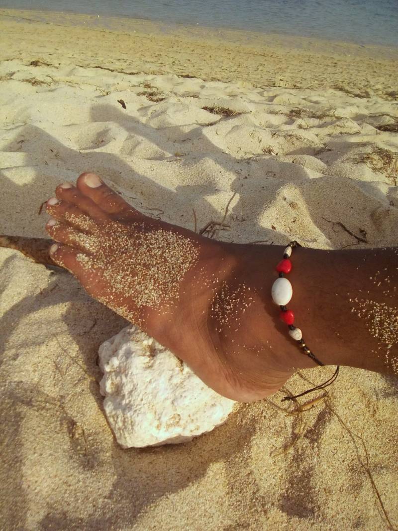 Herzchen Fußkette Anklet Boho Hippy Strand Schmuck Handmade Armband Festival Fußkettchen Unisex Beach Jewelry von MoniCasaExclusive