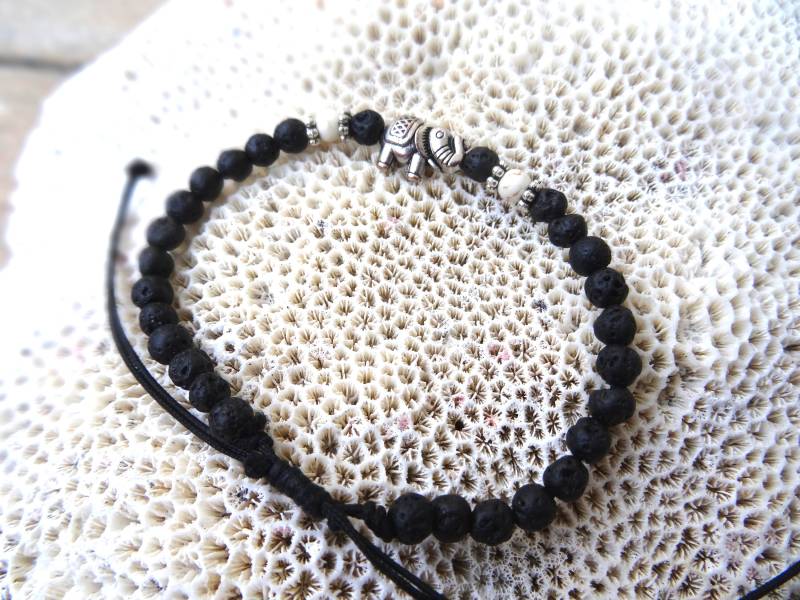 Lava Stein Perlen Fußkettchen Schwarz Weiß Surfer Kette Boho Strand Schmuck Fußkette Festival Armband Silber Metall Perle Elefant von MoniCasaExclusive