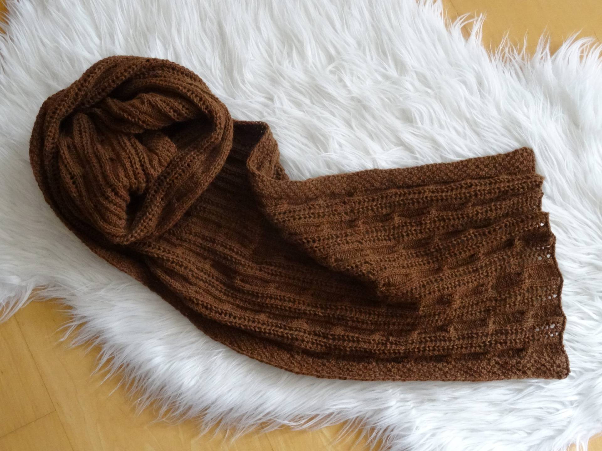 Schal Schoko Braun Zopfmuster Handgestrickt Weicher Hals-Schmeichler Weihnachtsgeschenk Frauen Männer Wolle Hals-Wärmer Schal Schoko Braun Zopfmuster Handgestrickt Weicher Hals-Schmeichler Weihnachtsgeschenk Frauen Männer Wolle Hals-Wärmer von MoniCasaExclusive
