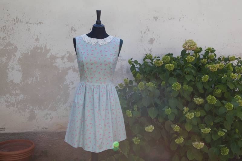 Rosa Flamingos 50Er Jahre Baumwollkleid Mit Spitzenkragen // Baumwolle Flamingo Kleid Macramè Spitze Babykragen Rosa Flamingos 50Er Jahre Baumwollkleid Mit Spitzenkragen // Baumwolle Flamingo Kleid Macramè Spitze Babykragen von MonicaMclothes