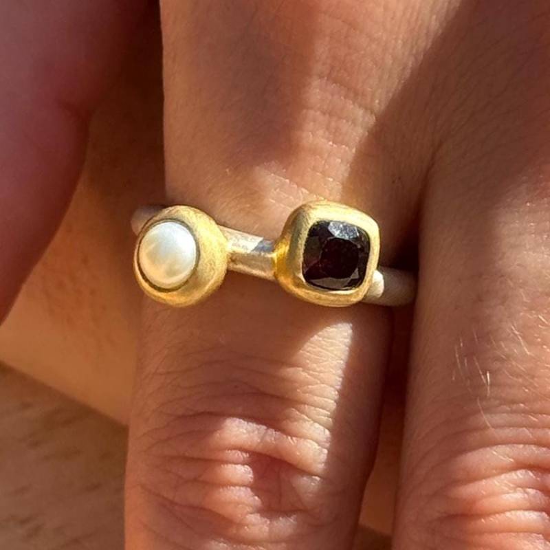 Granat & Perle Ring | Handgefertigter Gold Silber Mit Zwei Edelsteinen Vermeil Schmuck Größe 55 von MonikaHerreDesign