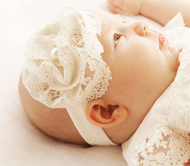 Baby-Tauf-stirnband Mit Blume in Spitze von MonikaVenika