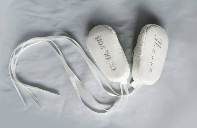 Eine Besondere Stickerei Für Taufschuhe von MonikaVenika