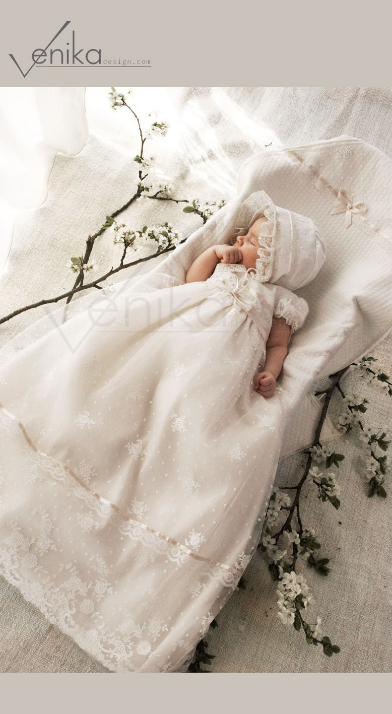 Spitzen Taufkleid Im Weiss Oder Elfenbein - Hochzeit-Babykleid-Geburtstagskleid von MonikaVenika