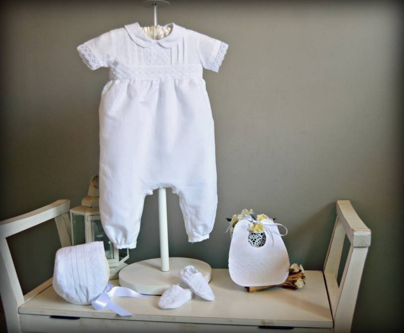 Jackson Ceremony Strampler Baby Und Kind. Schweizer Rasen Spitze. Entwerfen Sie Ihr Eigenes Set. Verschiedene Farben. Taufen, Hochzeiten, Partyfeiern von Moniquesthingsshop