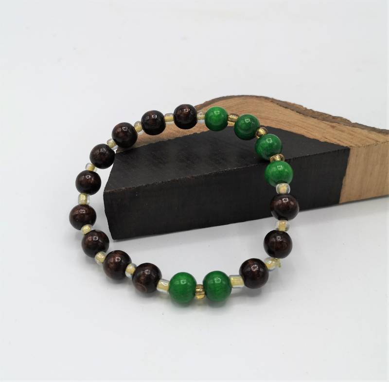 Armband Ca. 18 cm Aus Holzperlen 6 Mm Und Roncailles Schmuck Perlenschmuck Sommerschmuck Diy Bayern von MonisKunstladen