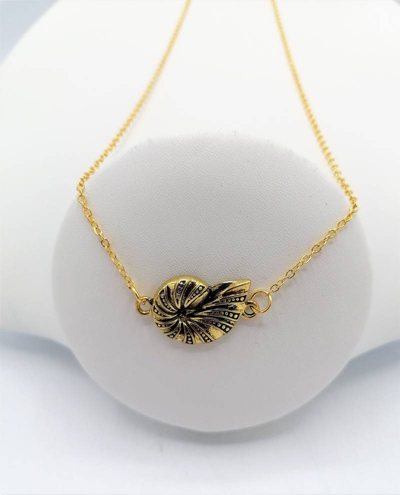 Goldschmuck - Schnecke Aus Metall Vergoldet H 16 Mm B 23 Feine Gliederkette L 50 cm Sommerschmuck Mediterran von MonisKunstladen