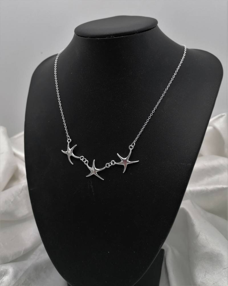 Silberschmuck - 925 Sterling Silber Drei Kleine Seesterne Mit Feiner Gliederkette Muttertag Geschenk Mediterran Meer von MonisKunstladen