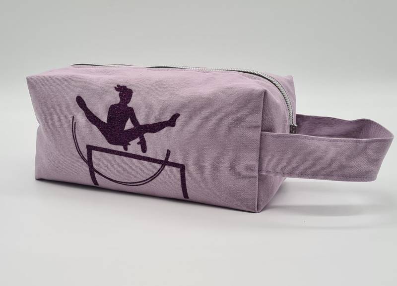 Riemchentasche, Schläppchentasche, Geschenk, Geräteturnen, Turnen, Sporttasche Riemchentasche, Schläppchentasche, Geschenk, Geräteturnen, Turnen, Sporttasche von MonisMachenschaften